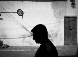 08 agosto – 03 settembre 2026 / Fotografia di strada in bianco e nero – mostra di Fabrizio Giusti